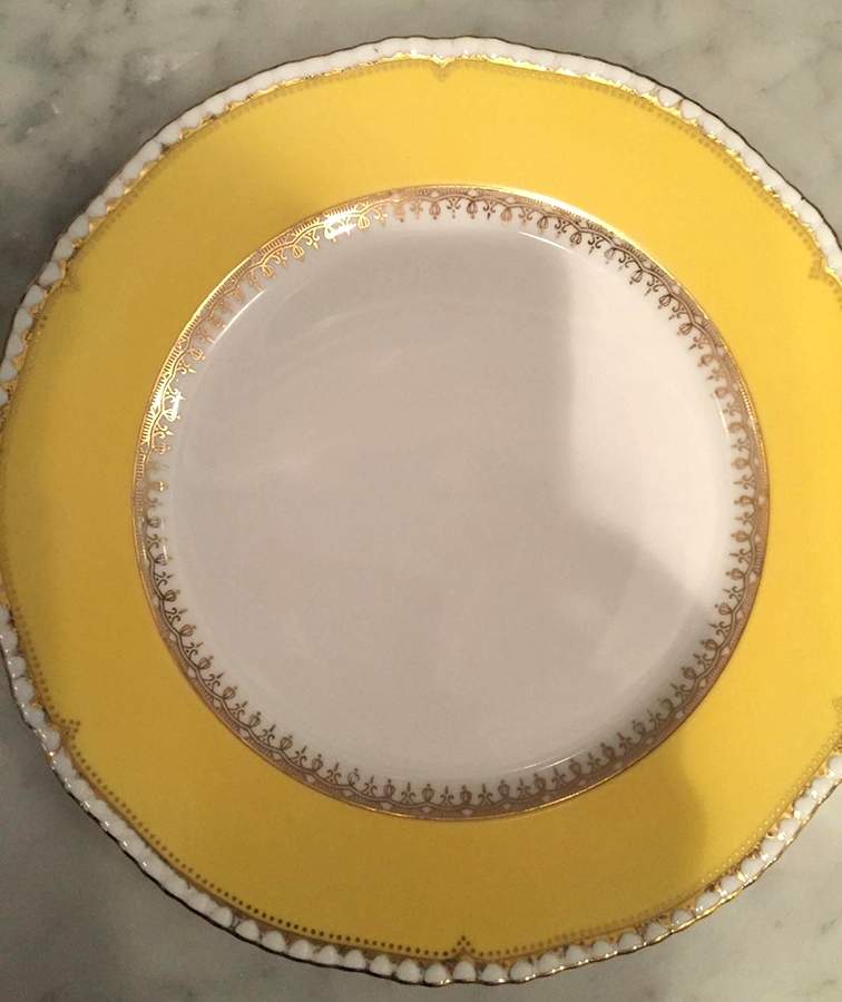 ROB187 Dinner Plate by Royal Bayreuth-1