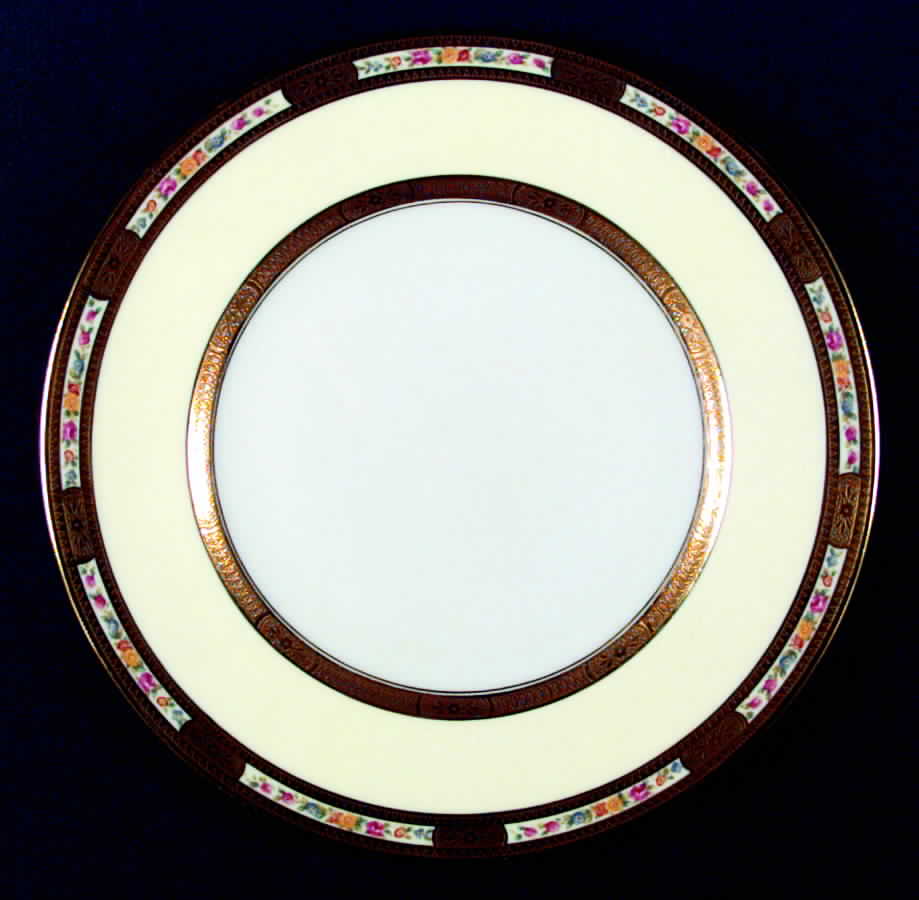 V3212 Dinner Plate by Royal Cauldon-1