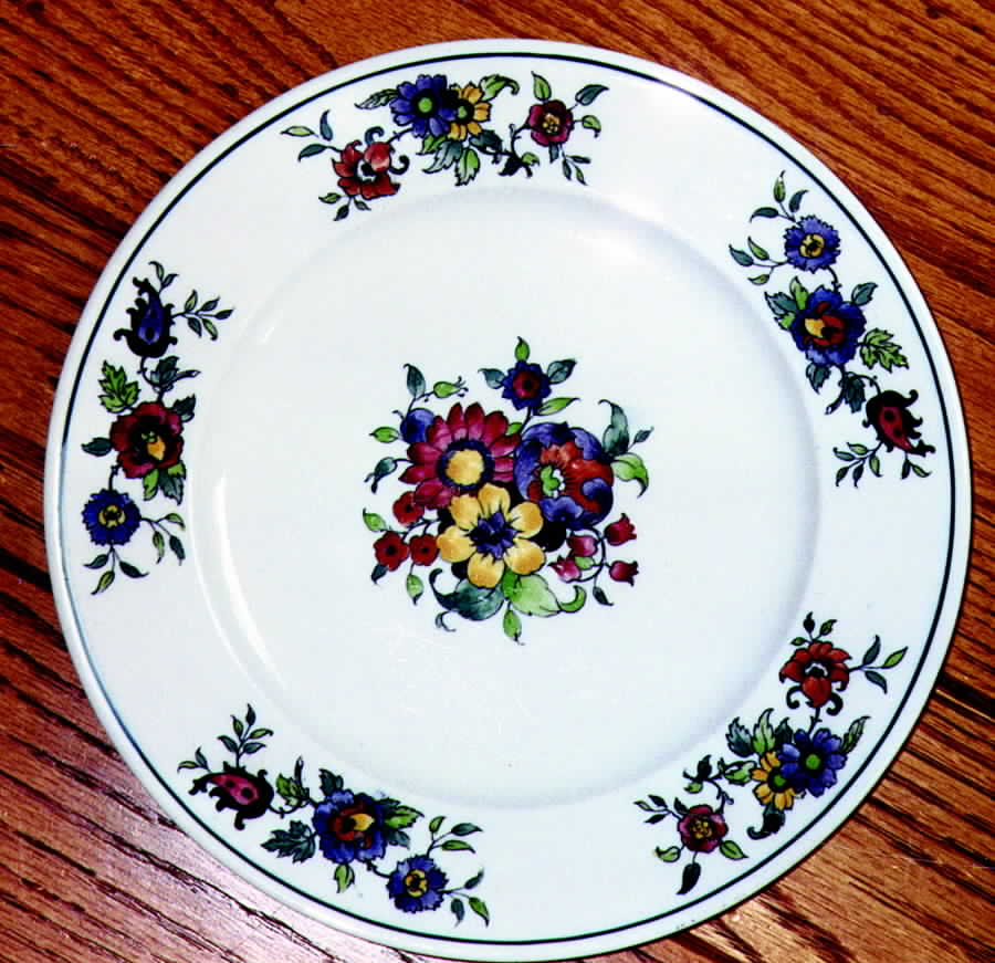 6154 Dinner Plate by Royal Cauldon-1