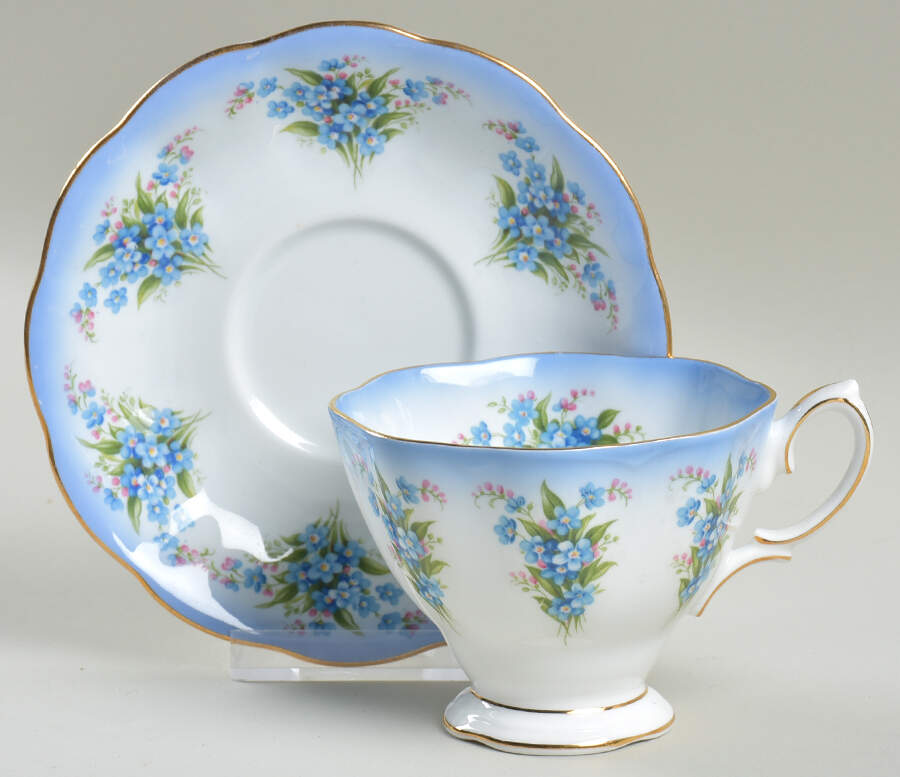 Dainty Dina Series Footed Cup & Saucer Set by Royal Albert-1
