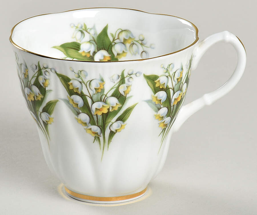 Dainty Dina Series Flat Cup by Royal Albert-1
