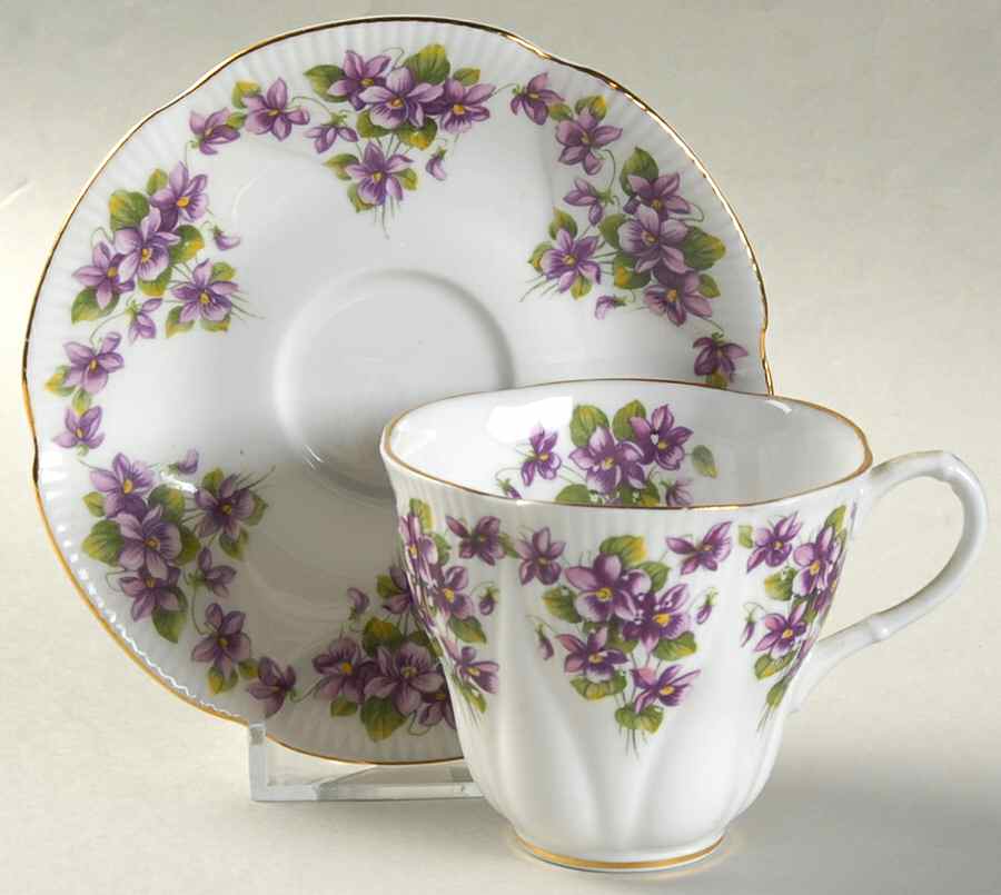 Dainty Dina Series Footed Cup & Saucer Set by Royal Albert-1