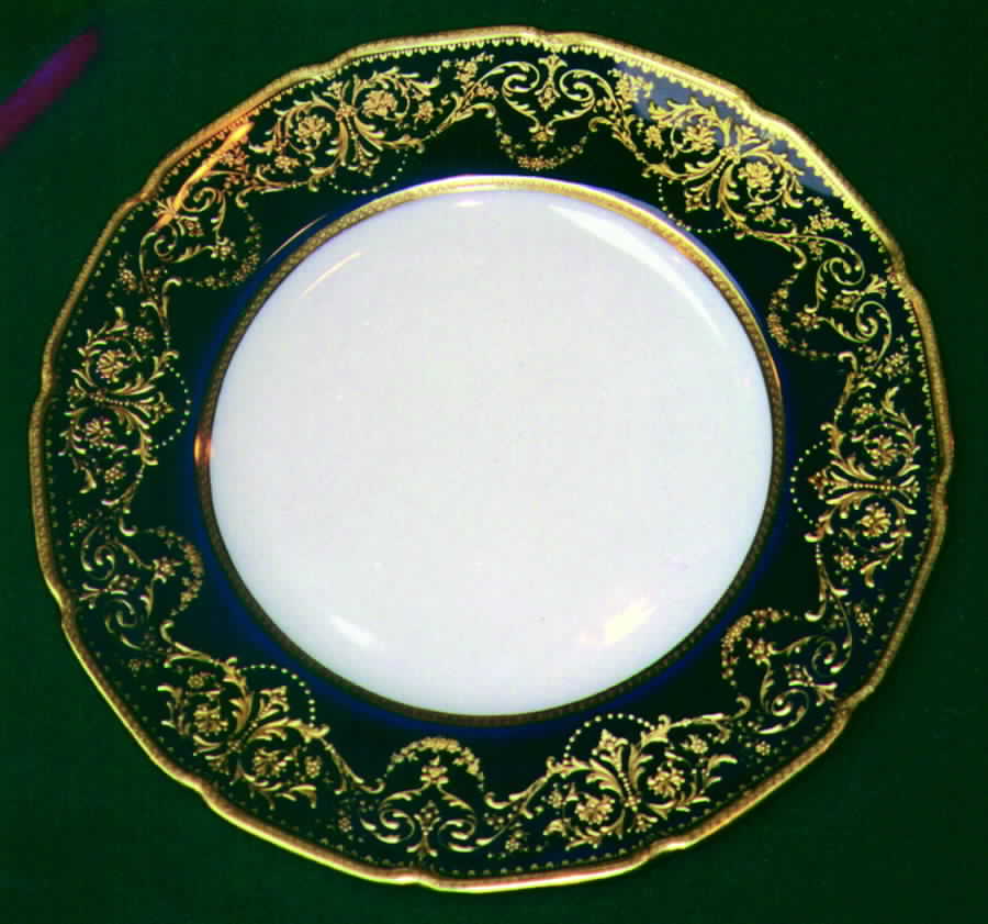 E9954 Dinner Plate by Royal Doulton-1