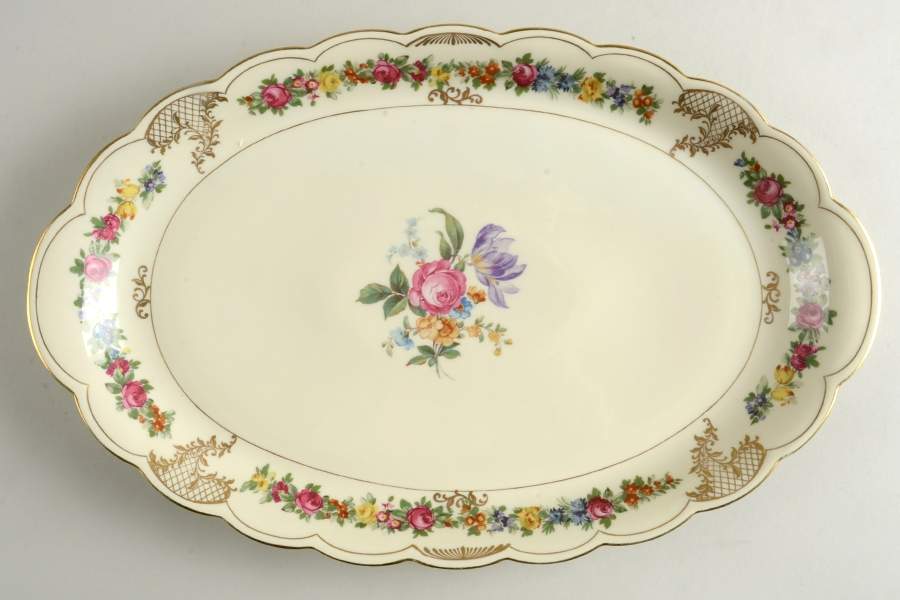 ROB192 16" Oval Serving Platter by Royal Bayreuth-1