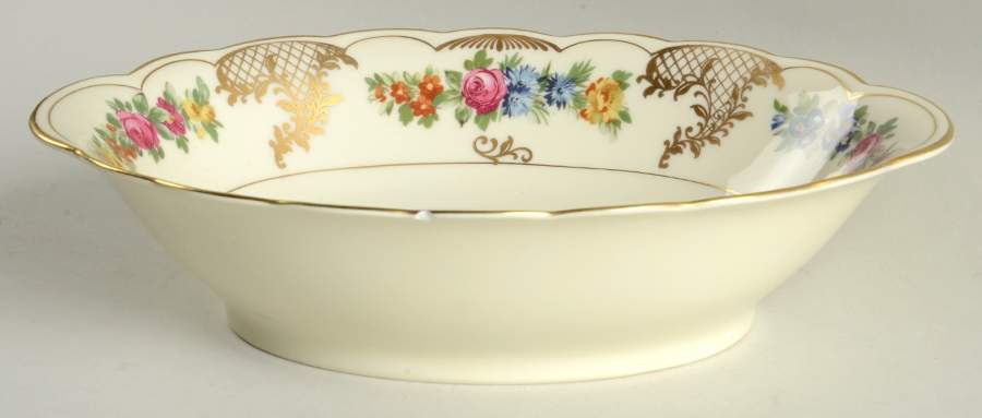 ROB192 9" Oval Vegetable Bowl by Royal Bayreuth-1