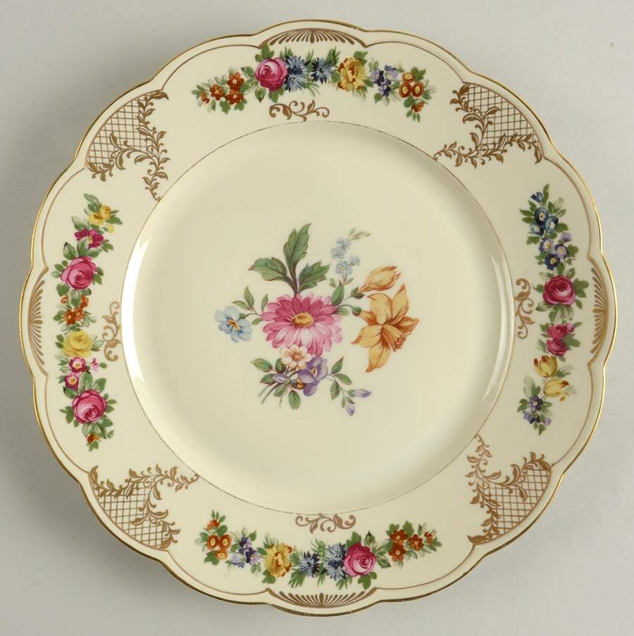ROB192 Dinner Plate by Royal Bayreuth-1