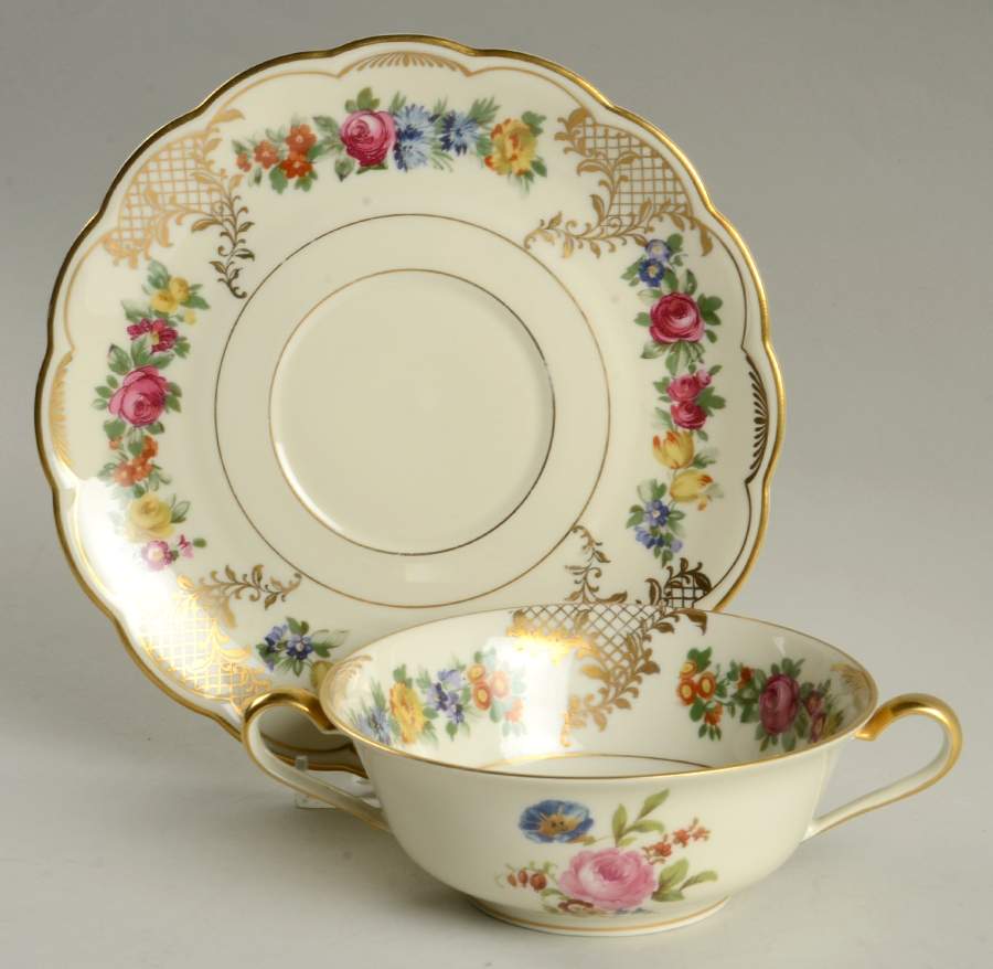ROB192 Flat Cream Soup Bowl & Saucer Set by Royal Bayreuth-1