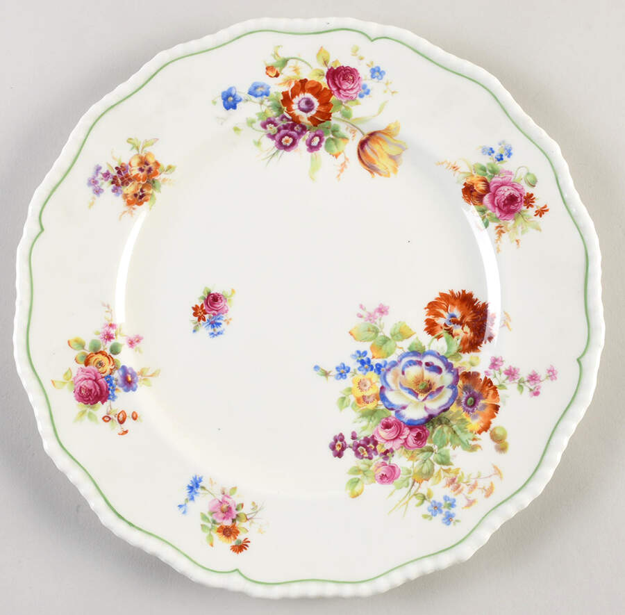 V778 Dinner Plate by Royal Doulton-1