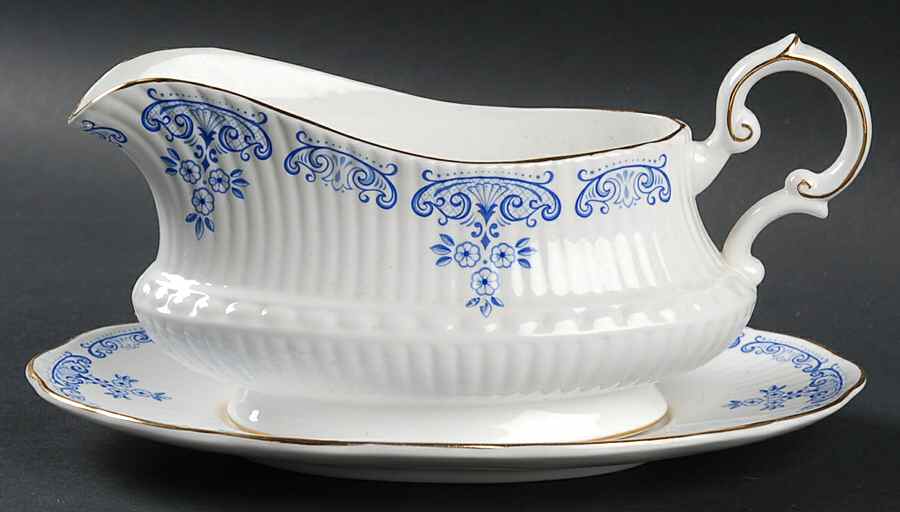 Fontainebleu Gravy Boat & Underplate by Rosina-Queens-1