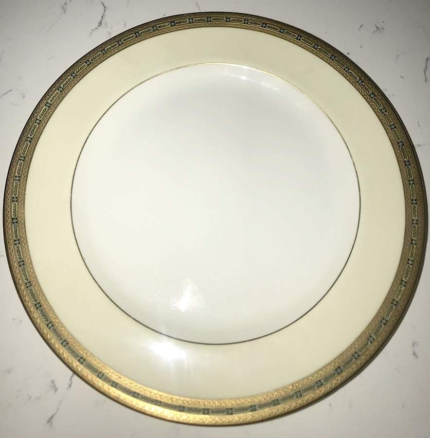 E9183 Dinner Plate by Royal Doulton-1