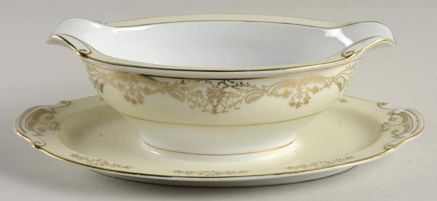 RNS13 Gravy Boat with Attached Underplate by Ransom (Japan)-1