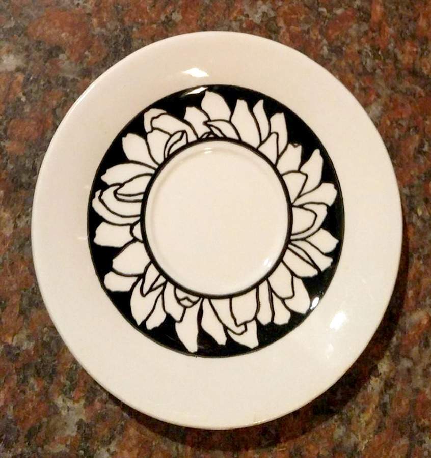 It's A Daisy Saucer by Royal (USA)-1
