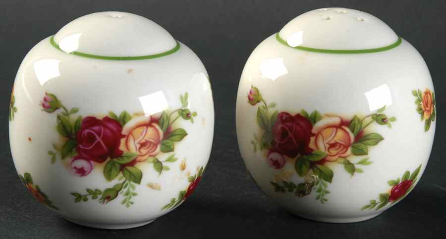 Old Country Roses Cream (Green Trim) Salt & Pepper Set by Royal Albert-1
