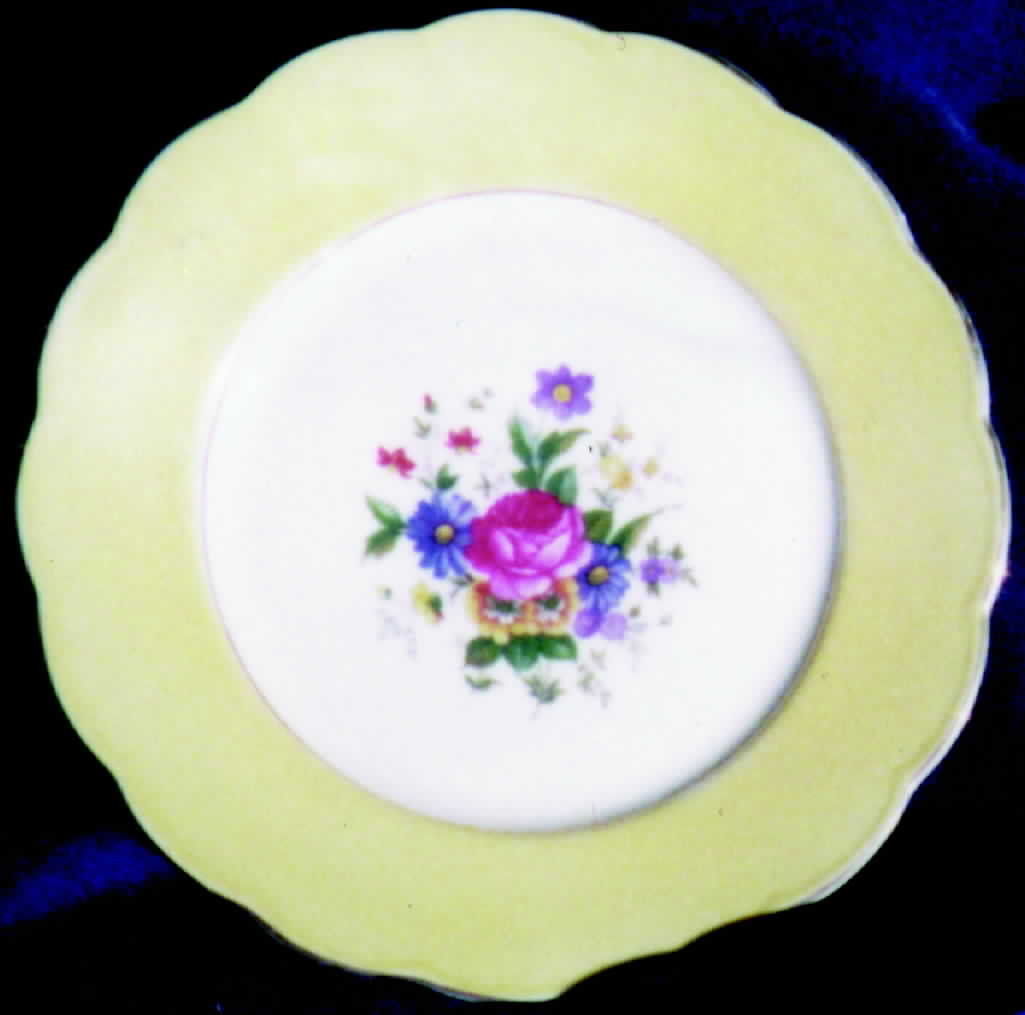 Ardalt Yellow Dinner Plate by Royal Bayreuth-1