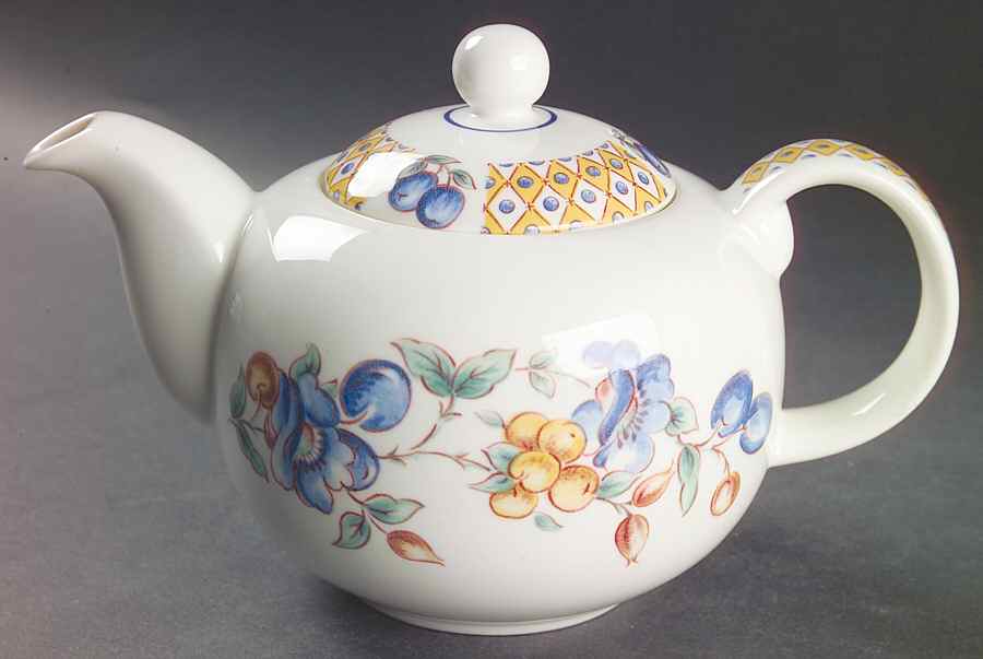 Tanglewood Teapot & Lid by Royal Doulton-1