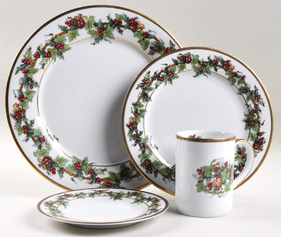 The Holly and The Ivy 4 Piece Place Setting by Royal Gallery-1