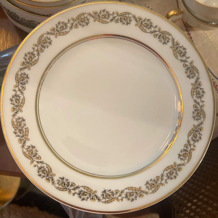 Cheverny Dinner Plate by Raynaud-1