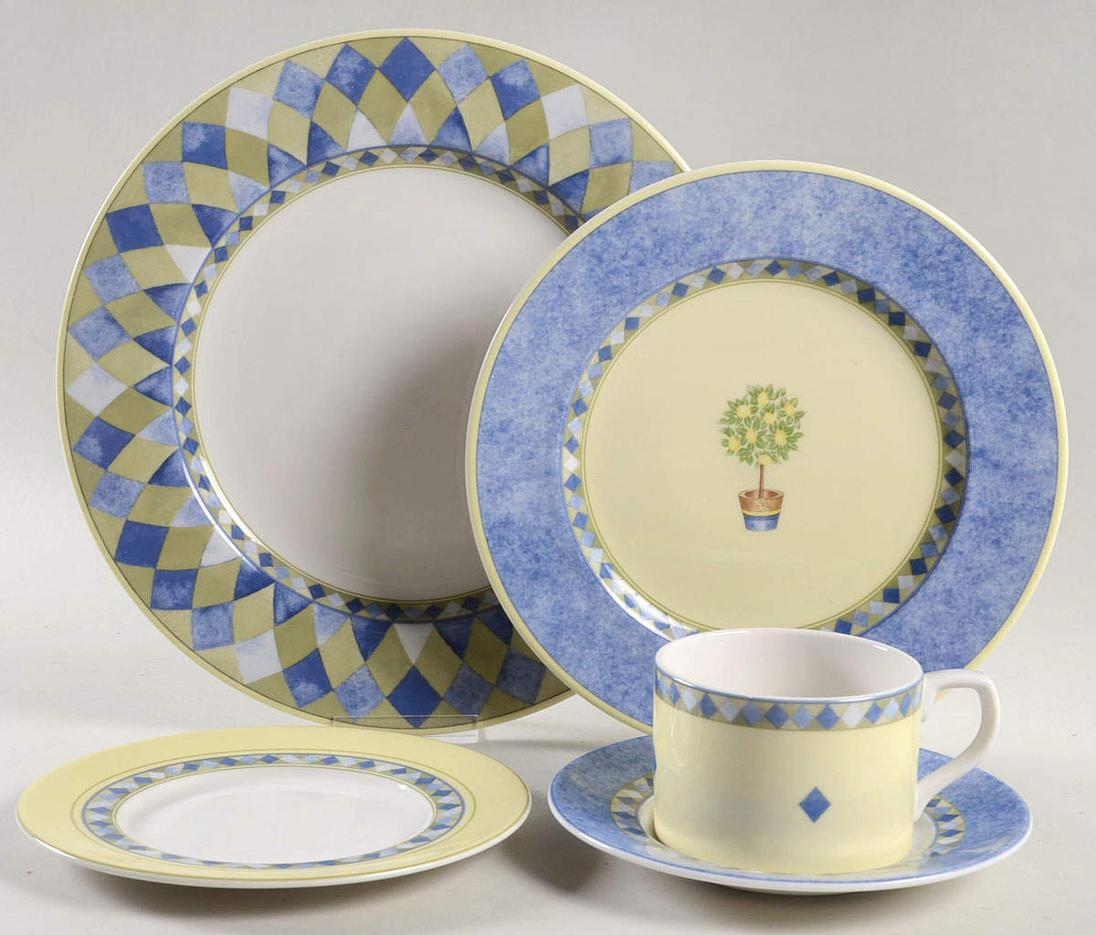 Carmina 40 Piece Estate Set by Royal Doulton-1