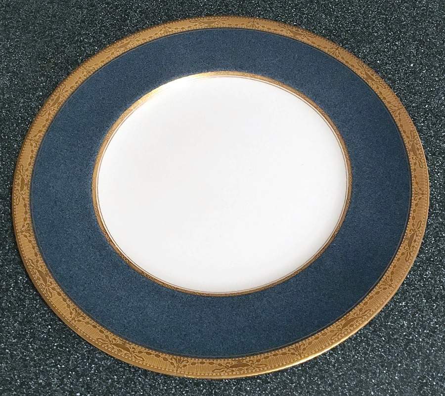 C2273 Dinner Plate by Royal Worcester-1