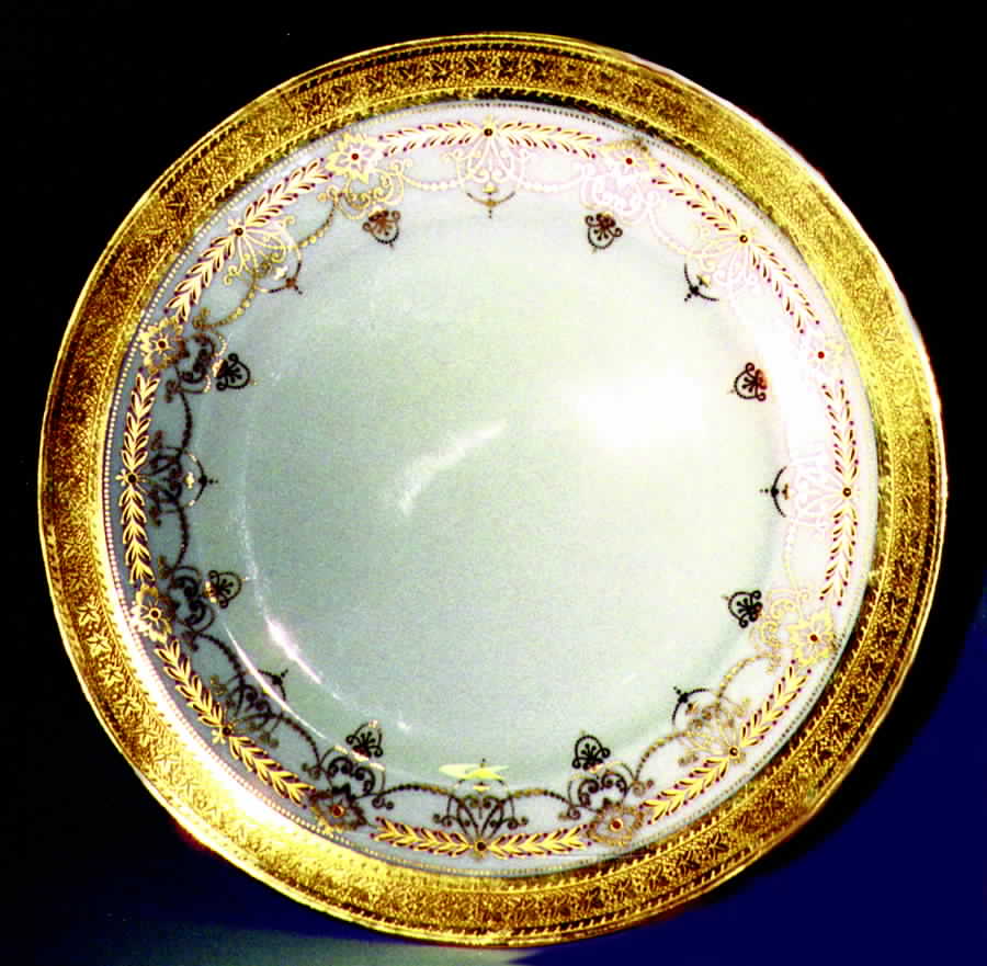 V1452 Dinner Plate by Royal Cauldon-1