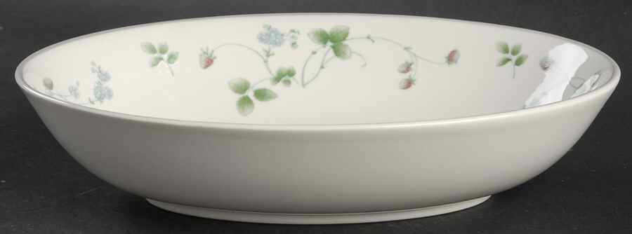 Strawberry Fayre Red 9" Oval Vegetable Bowl by Royal Doulton-1