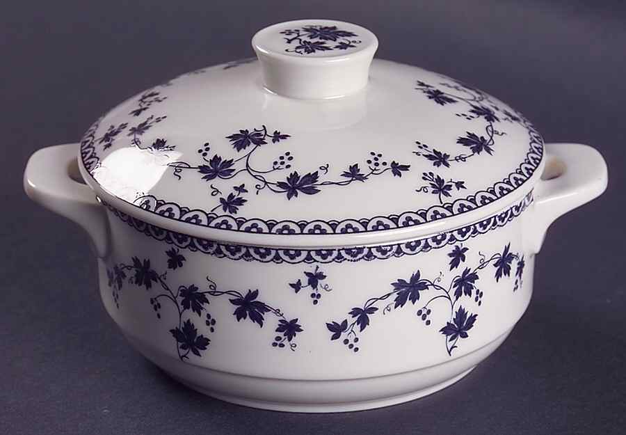 Yorktown Individual Casserole & Lid by Royal Doulton-1