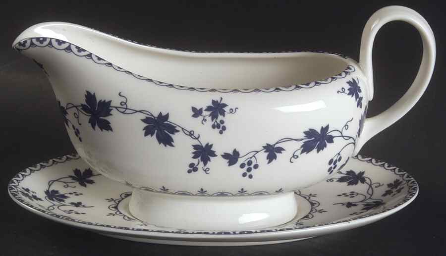 Yorktown Gravy Boat & Underplate by Royal Doulton-1