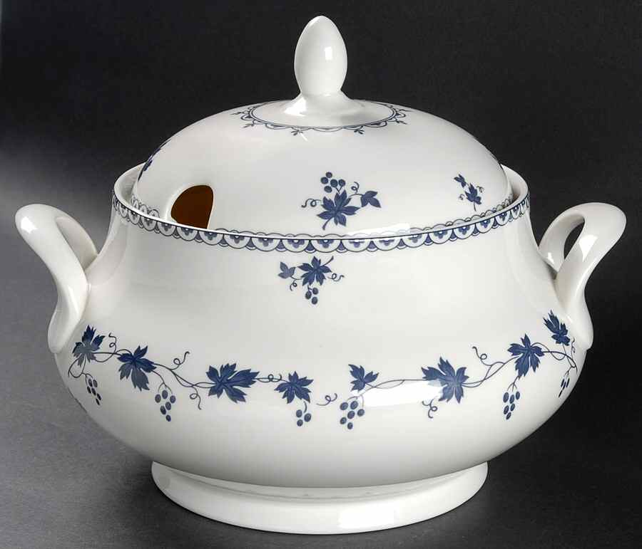 Yorktown Tureen &  Lid by Royal Doulton-1
