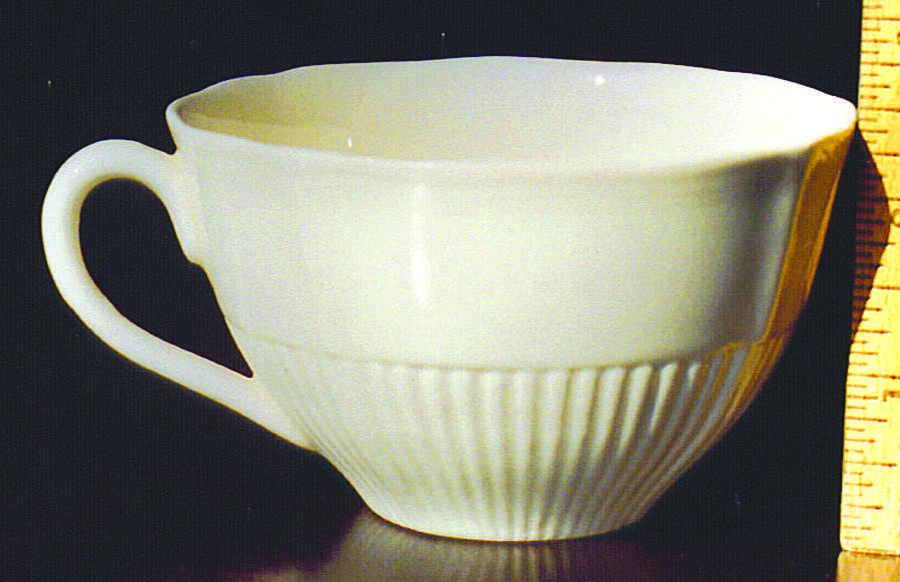 RD87 Footed Cup by Royal Doulton-1