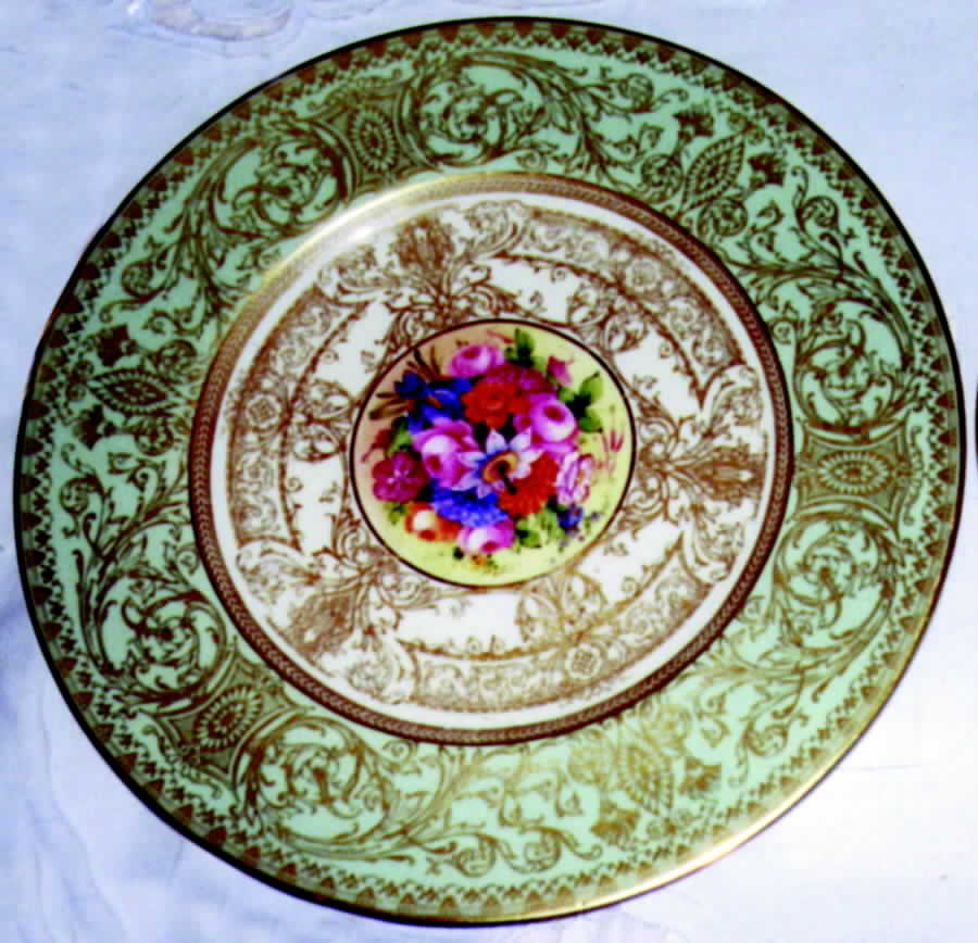 RW75 Dinner Plate by Royal Worcester-1