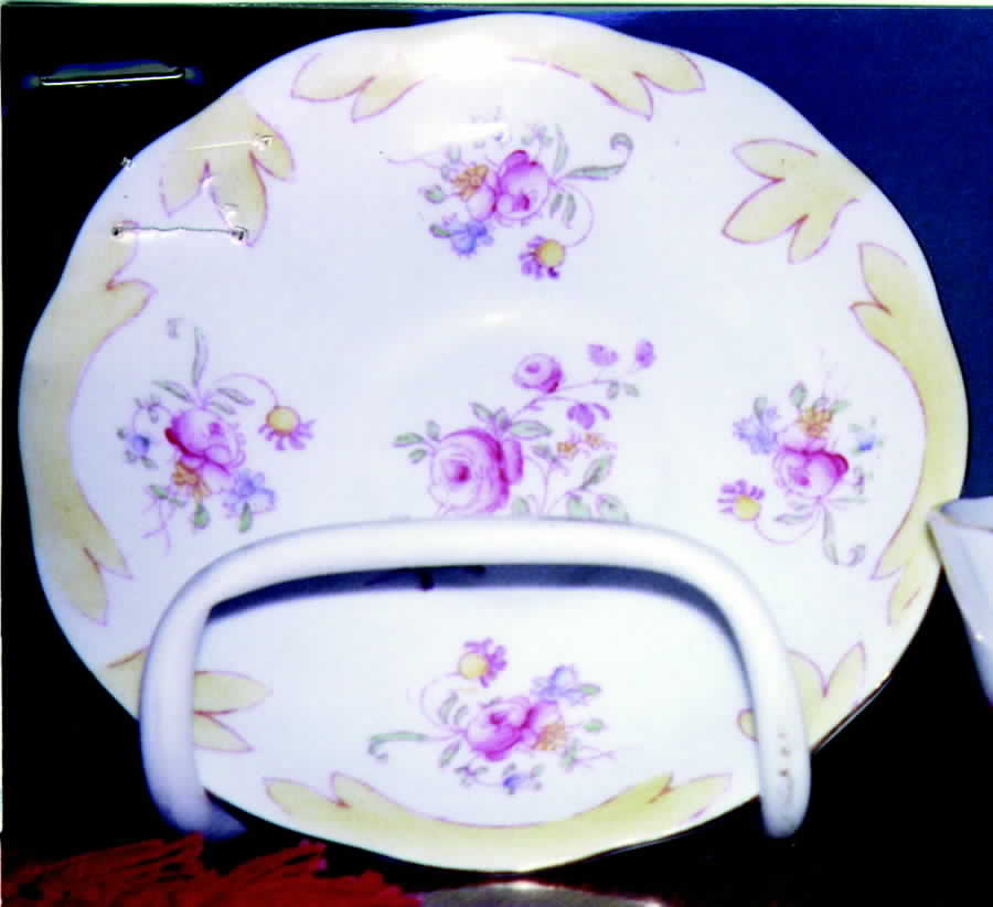 2521c Saucer by Royal Albert-1