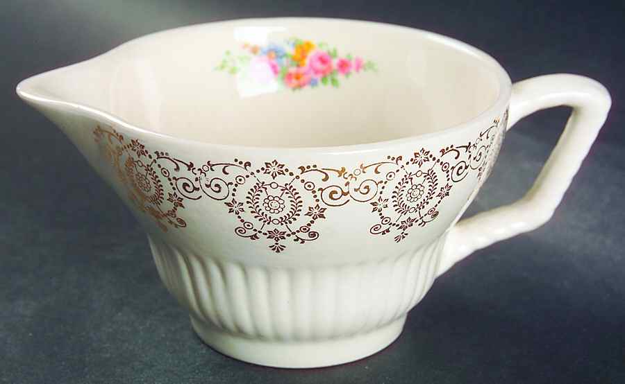 RYL106 Creamer by Royal (USA)-1