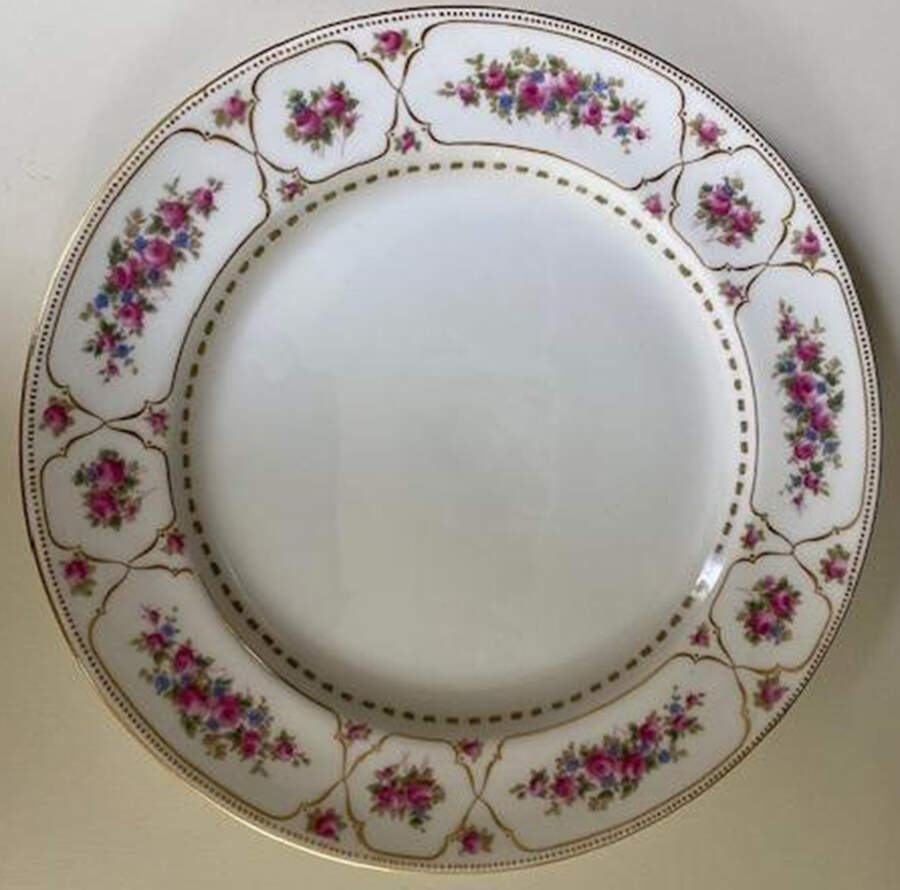 RA5767 Dinner Plate by Royal Doulton-1