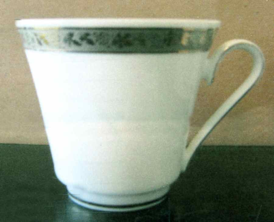 La Mer Footed Cup by Royal Tettau-1