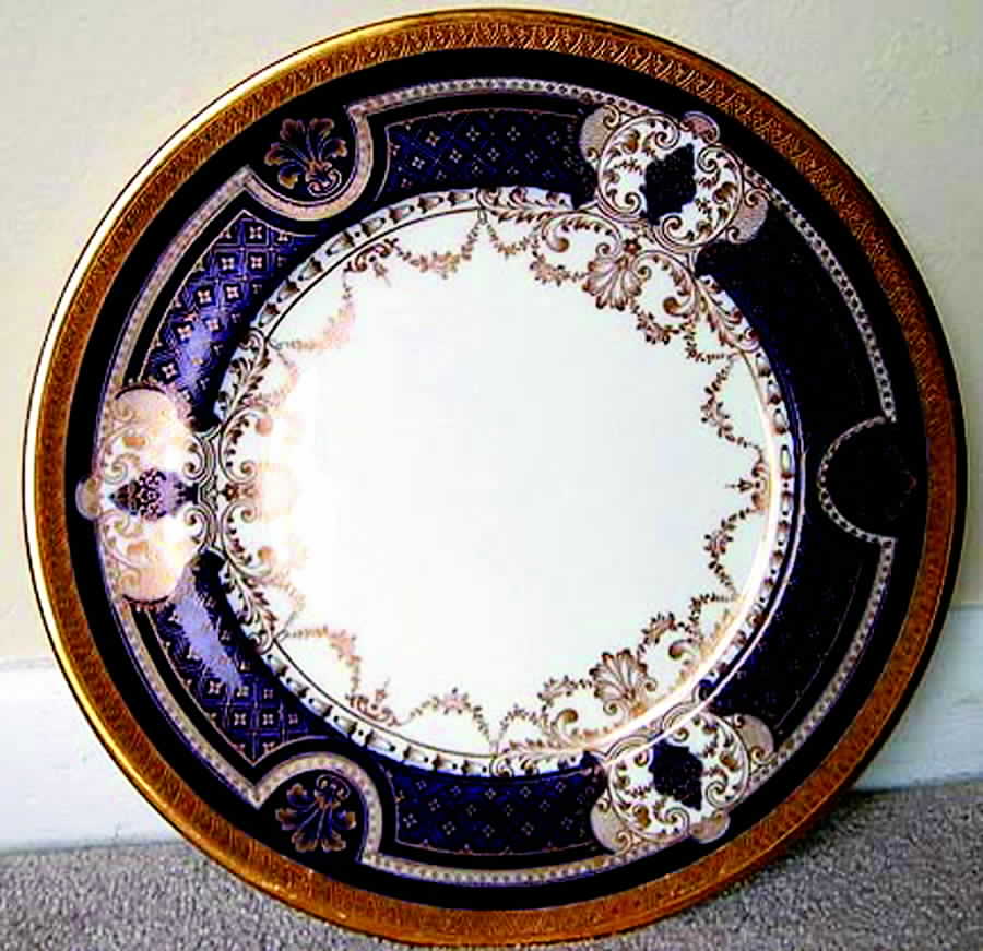 V4642 Dinner Plate by Royal Cauldon-1