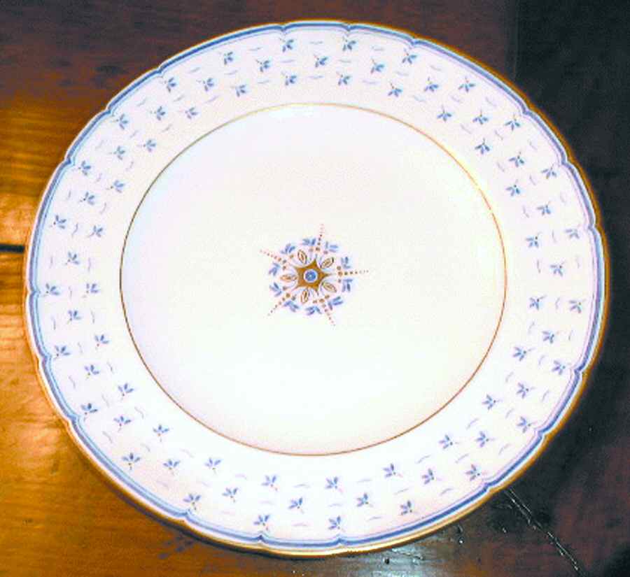 RCD27 Dinner Plate by Royal Crown Derby-1