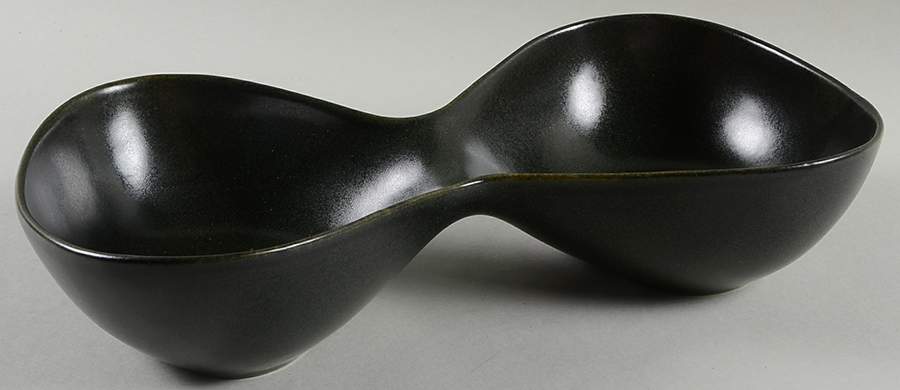 Raymor Avocado Green (Glossy) 12" Oval Divided Vegetable Bowl by Roseville-1