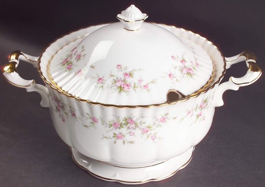 Victoriana Rose (Montrose Shape) Tureen &  Lid by Royal Albert-1