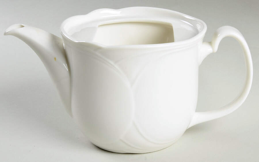 RD91 Small Teapot No Lid by Royal Doulton-1