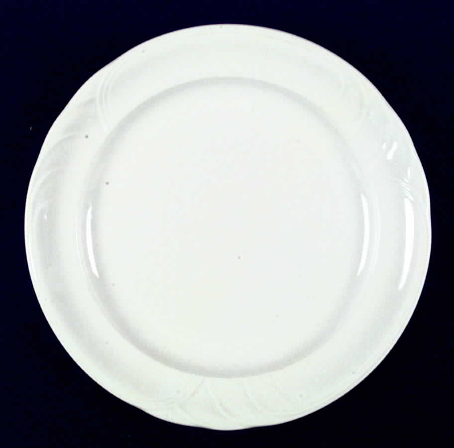 RD91 Dinner Plate by Royal Doulton-1