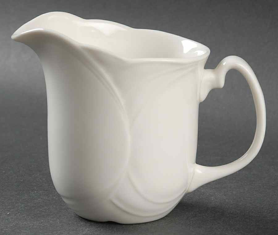 RD91 Creamer by Royal Doulton-1