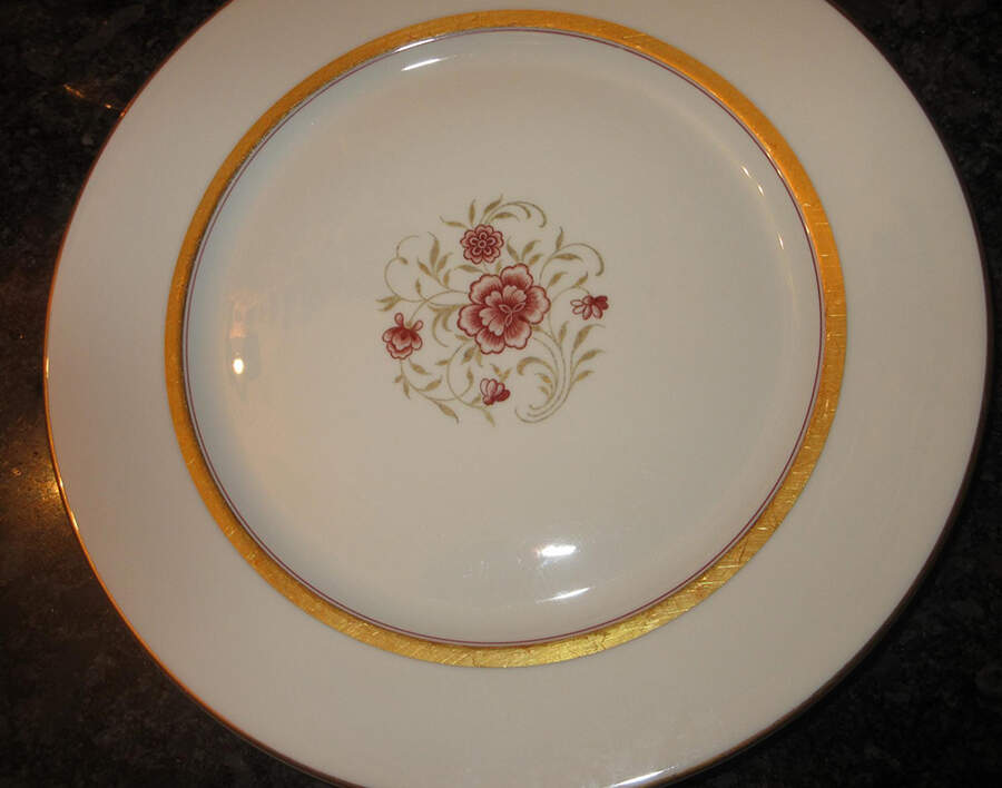 692-29 Dinner Plate by Rosenthal - Continental-1
