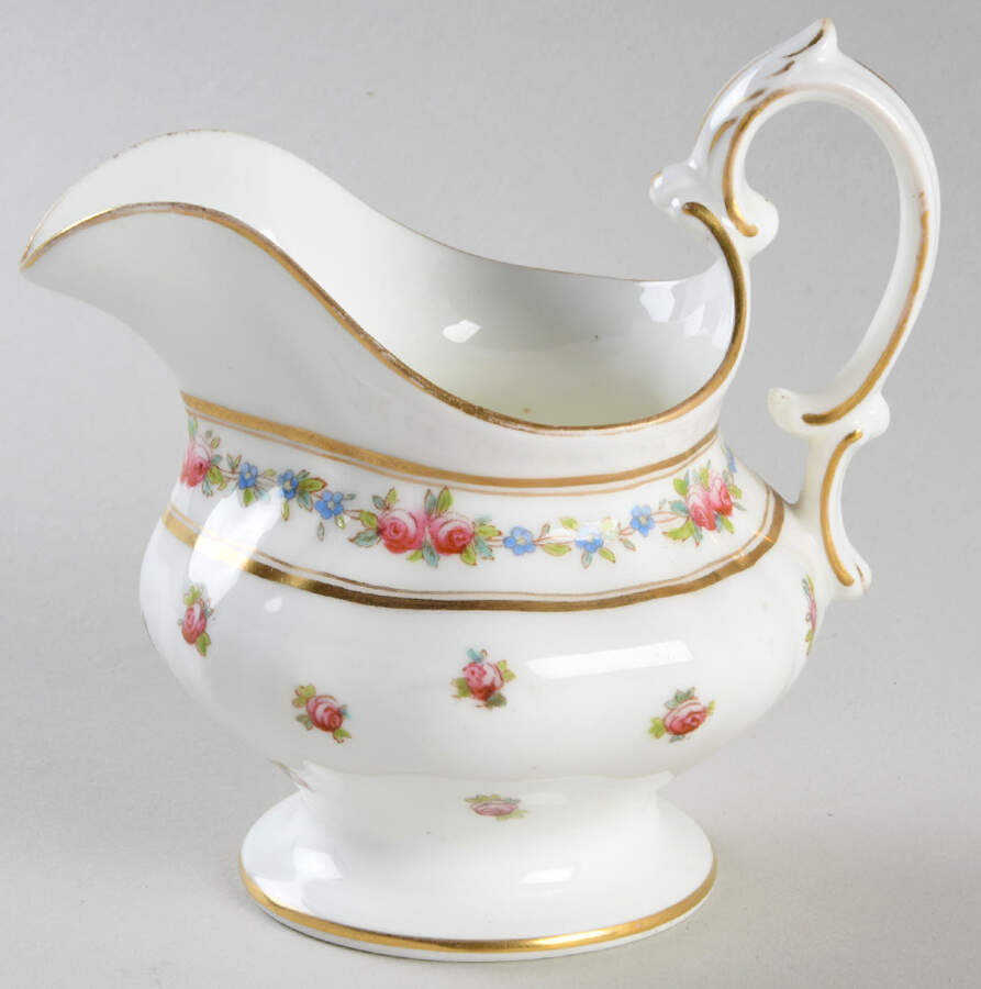 K3616 Creamer by Royal Cauldon-1