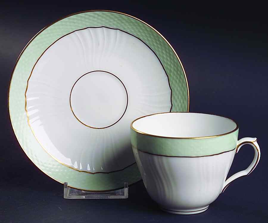 952 Flat Cup & Saucer Set by Royal Copenhagen-1