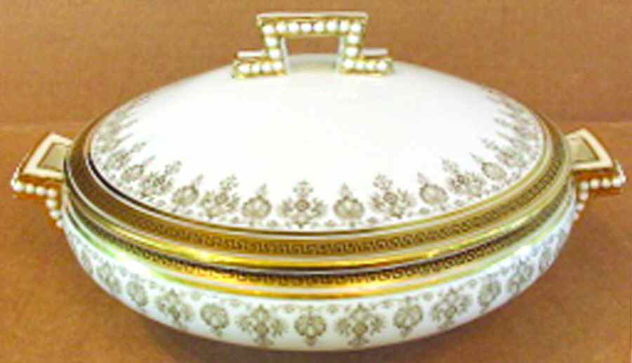 L593 Round Covered Vegetable by Royal Cauldon-1