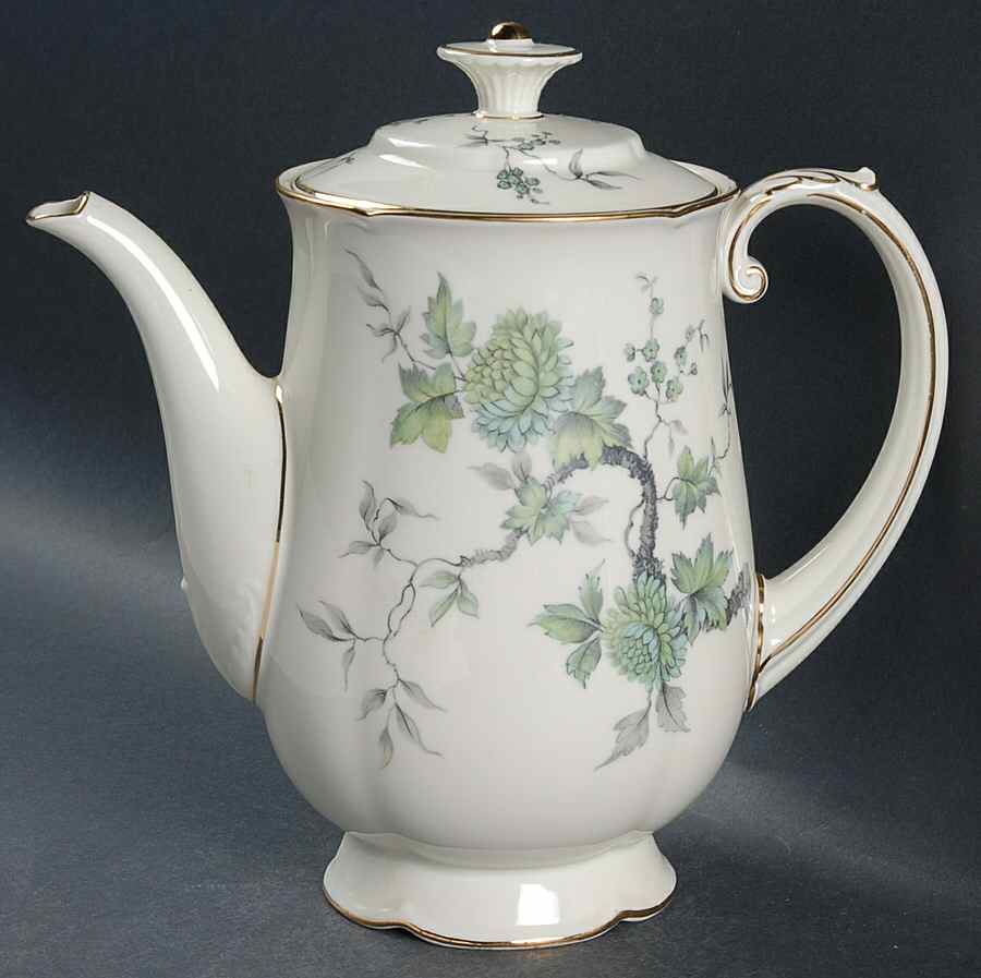 ROB209 Coffee Pot & Lid by Royal Bayreuth-1