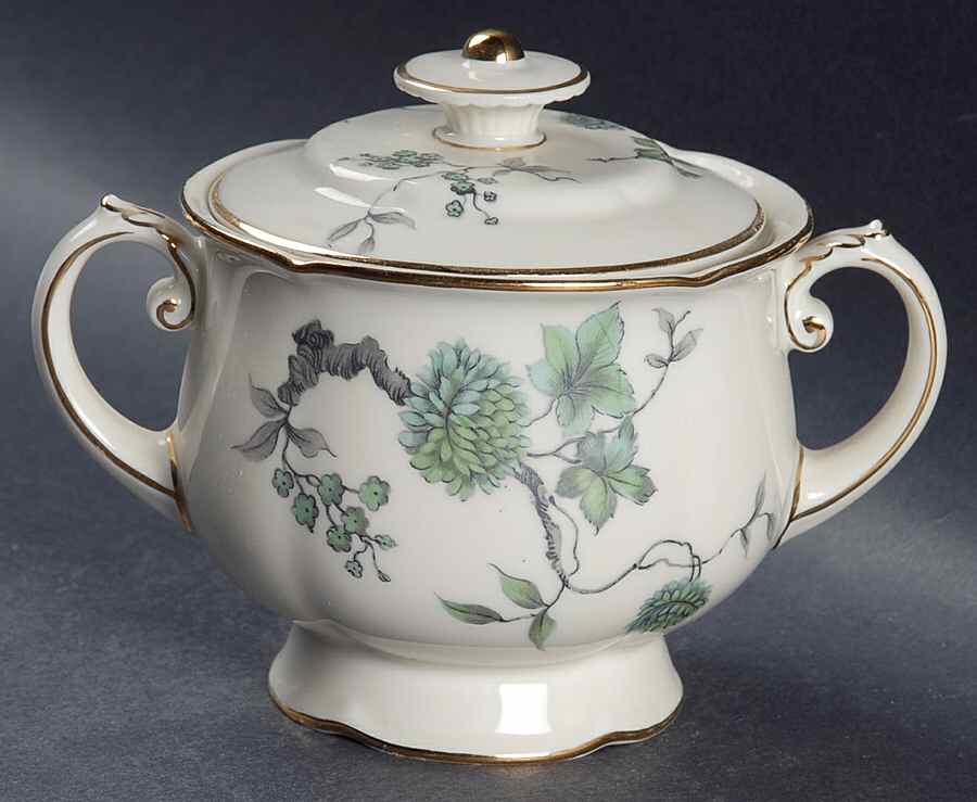 ROB209 Sugar Bowl & Lid by Royal Bayreuth-1