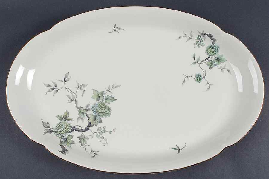 ROB209 15" Oval Serving Platter by Royal Bayreuth-1