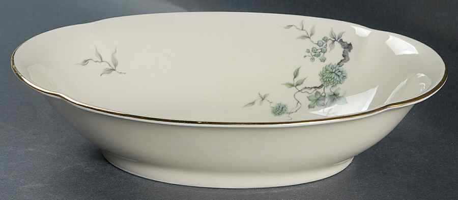 ROB209 9" Oval Vegetable Bowl by Royal Bayreuth-1