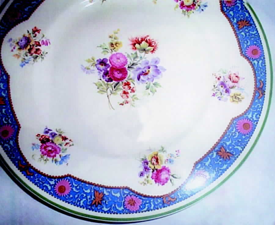 RD94 Dinner Plate by Royal Doulton-1